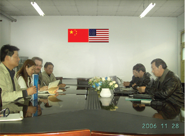 美國金晶玻纖公司與簽訂訂貨合同